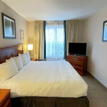 Smart Suites, Ascend Hotel Collection Южен Бърлингтън Екстериор снимка