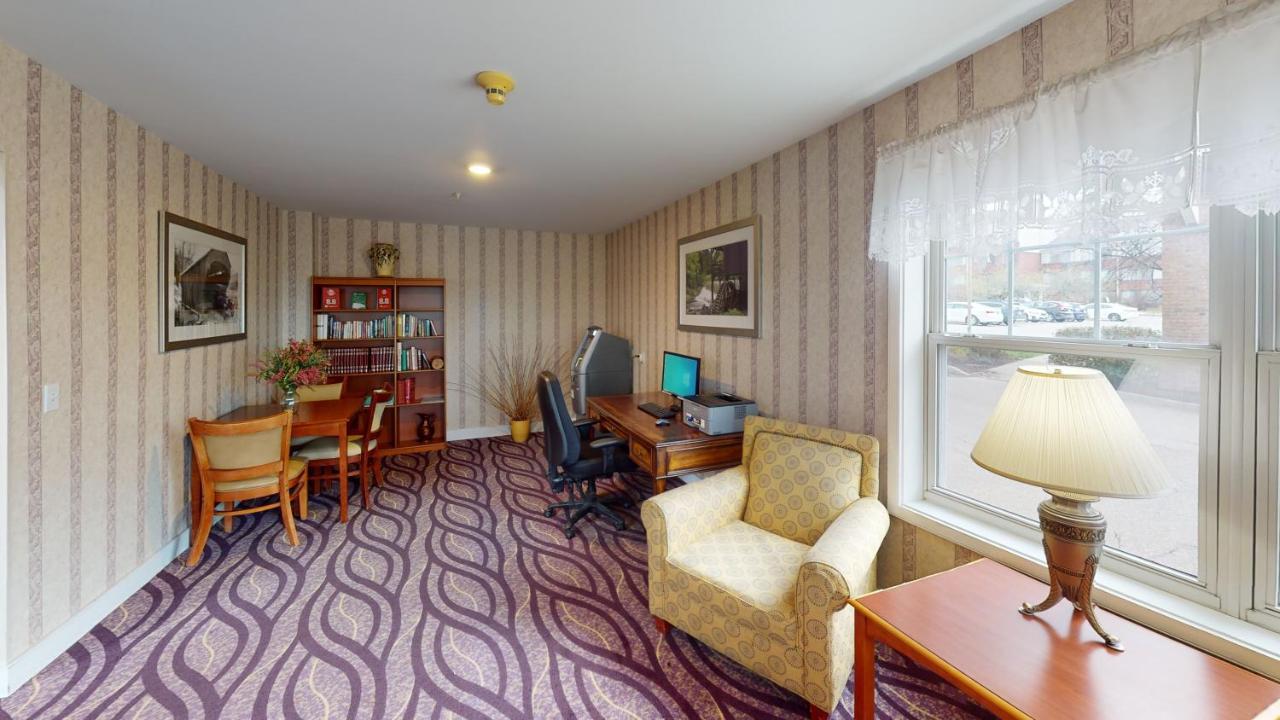 Smart Suites, Ascend Hotel Collection Южен Бърлингтън Екстериор снимка
